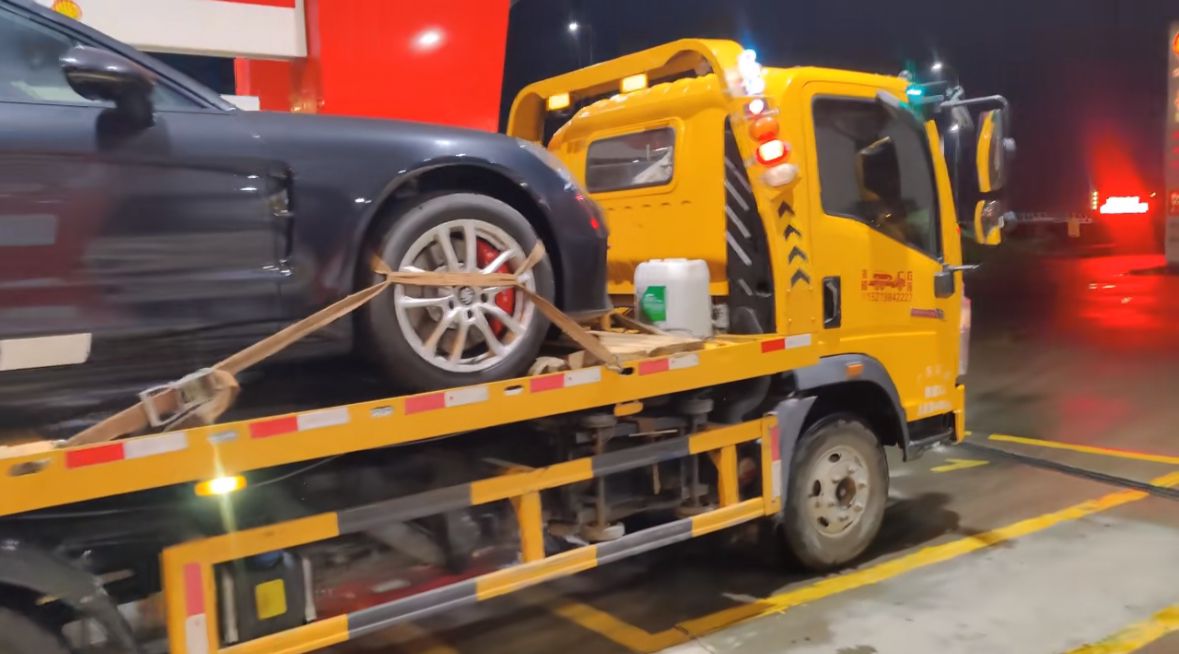 巴彦淖尔行车途中遇到突发状况该如何呼叫道路救援？